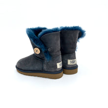 Load image into Gallery viewer, BAILEY Button Boot
